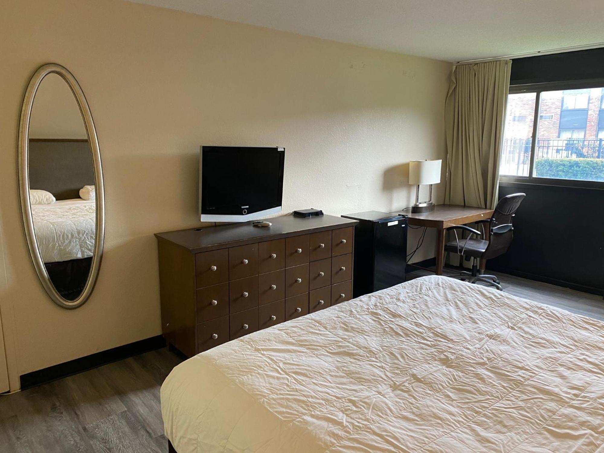 Motel 6 Rochester - Airport Екстериор снимка